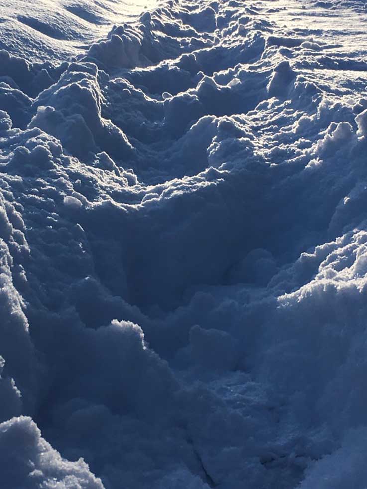 clouds or snow, confusing photos
