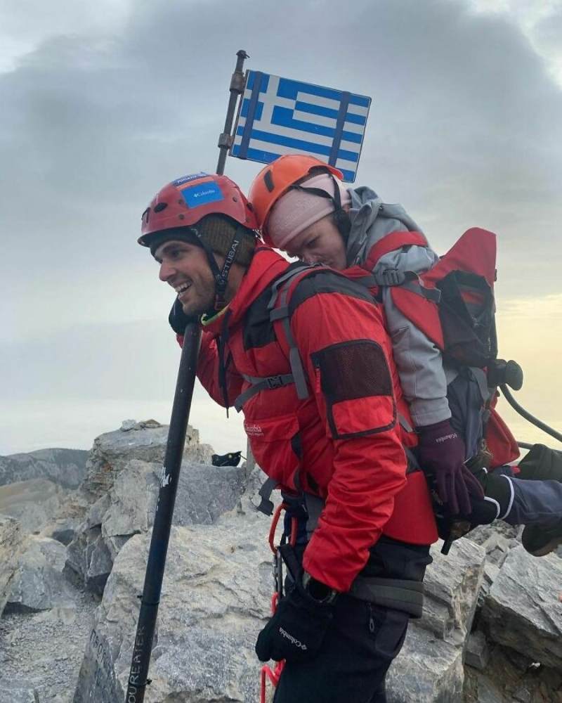 Marios Giannakou carries Eleftheria to Mount Olympus