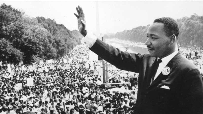 MLK-Addressing-a-Crowd