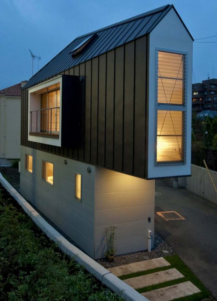 Narrow House In Japan Looks Tiny Only From Outside 11