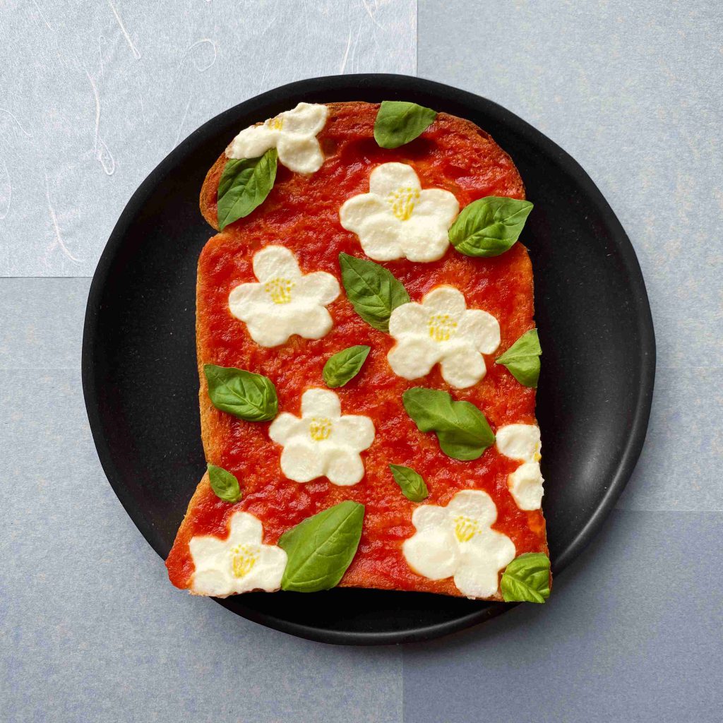 flowery art bread slice