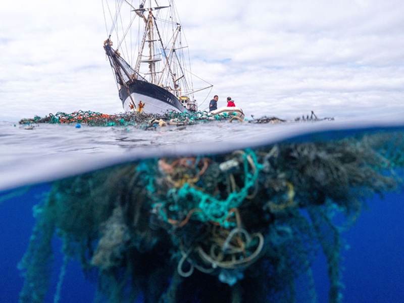 Hawaiian Crew Set A New Record For Removing Plastic From The Great Pacific 1
