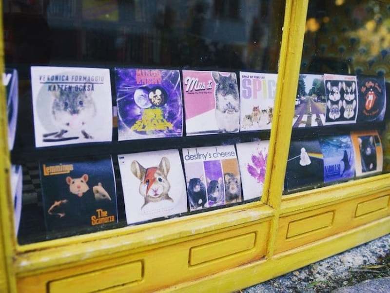 Street Artists Install Miniature Shops & Restaurants For Mice On City Streets 5